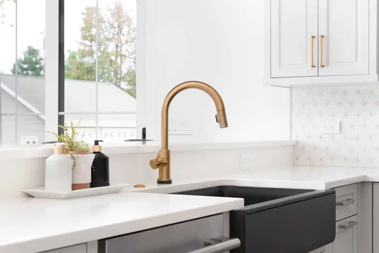 Remodeled kitchen by Geek Construction Team